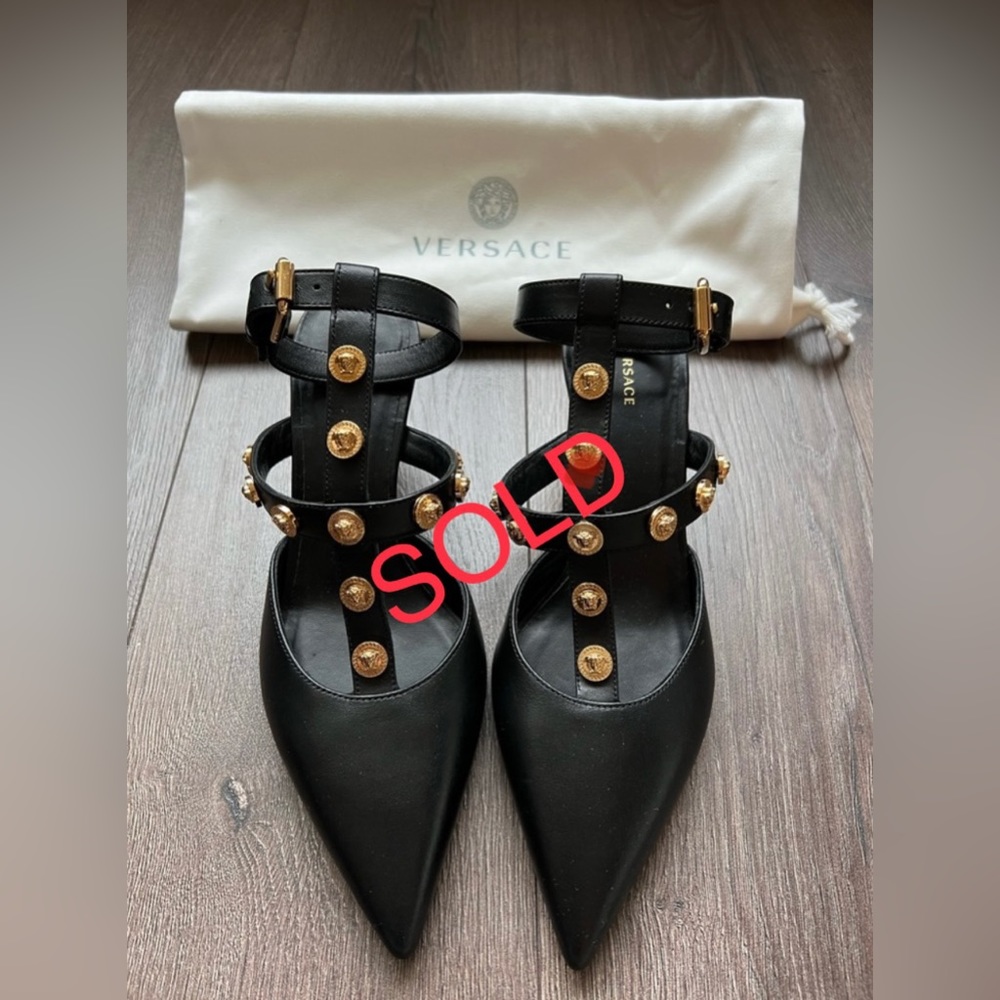 NWOT AUTHENTIC Versace signature medusa medallion strap leather heels